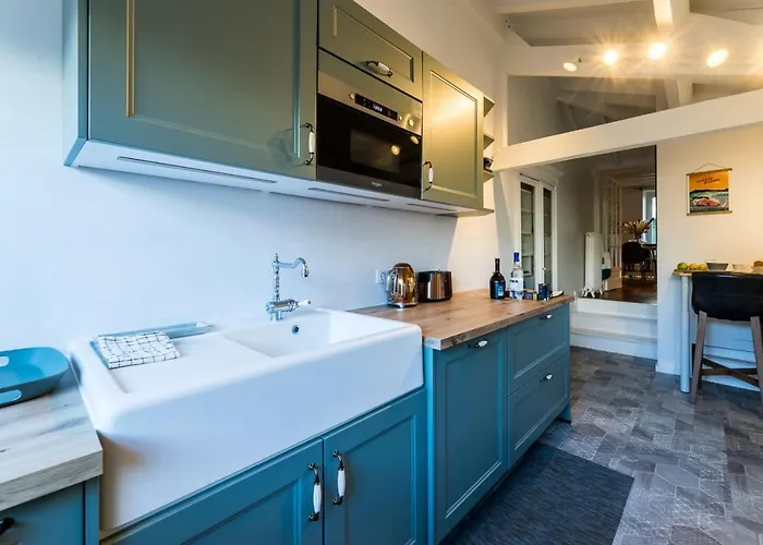 Mellow Keyweek Town House