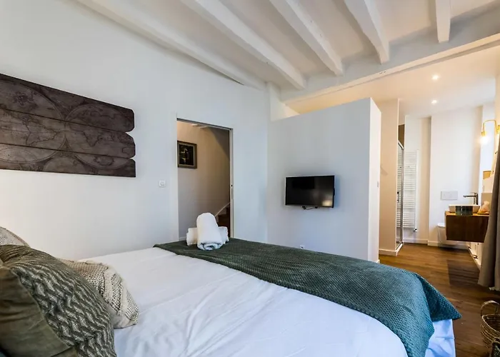 Mellow Keyweek Town House 別荘 *